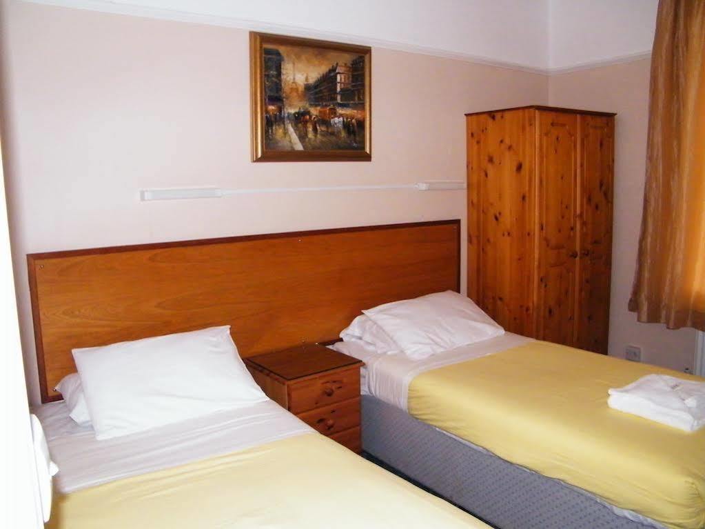 Hotel Clarence House 2*