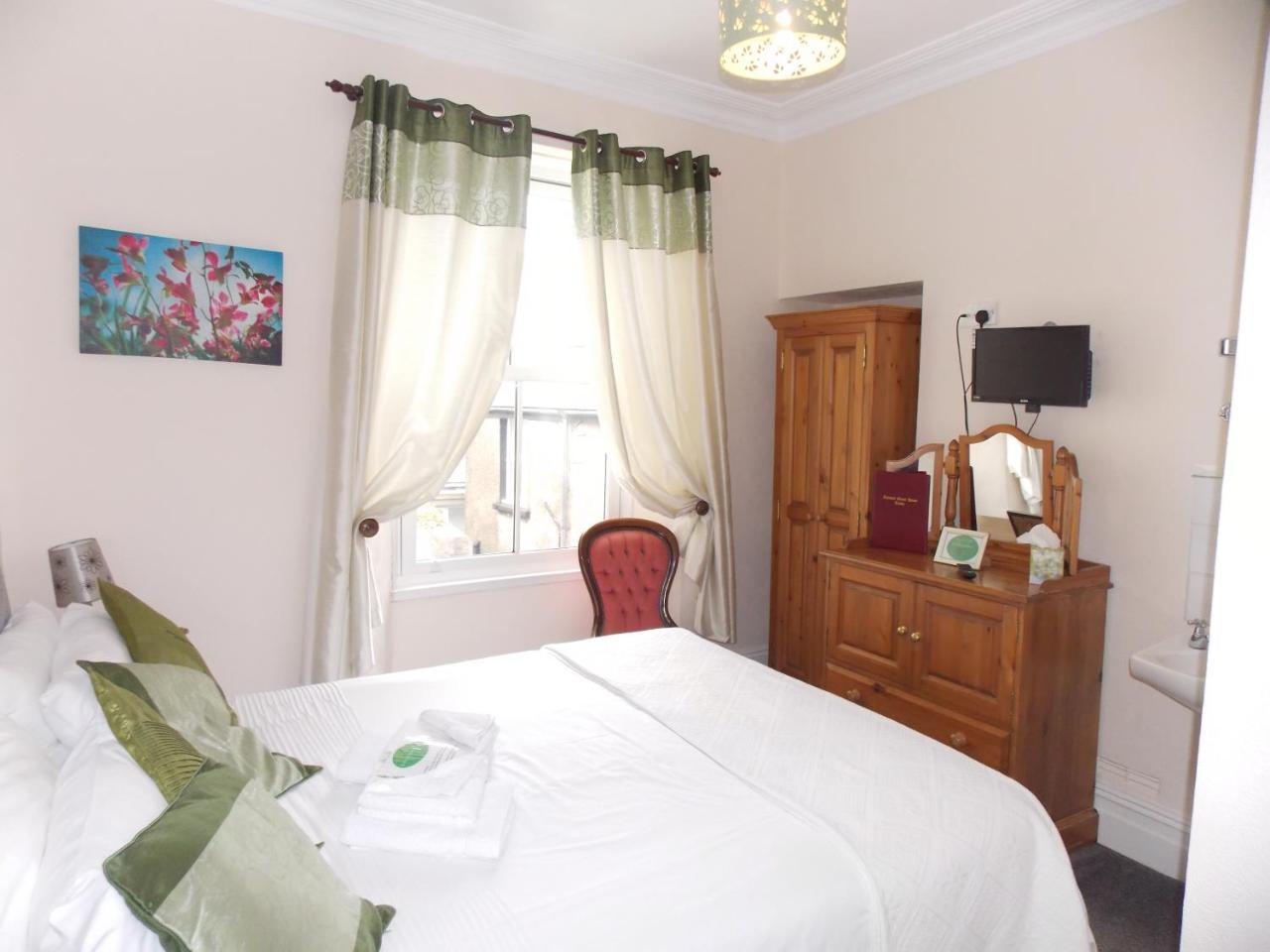 Guest house Ivy Bank Tenby