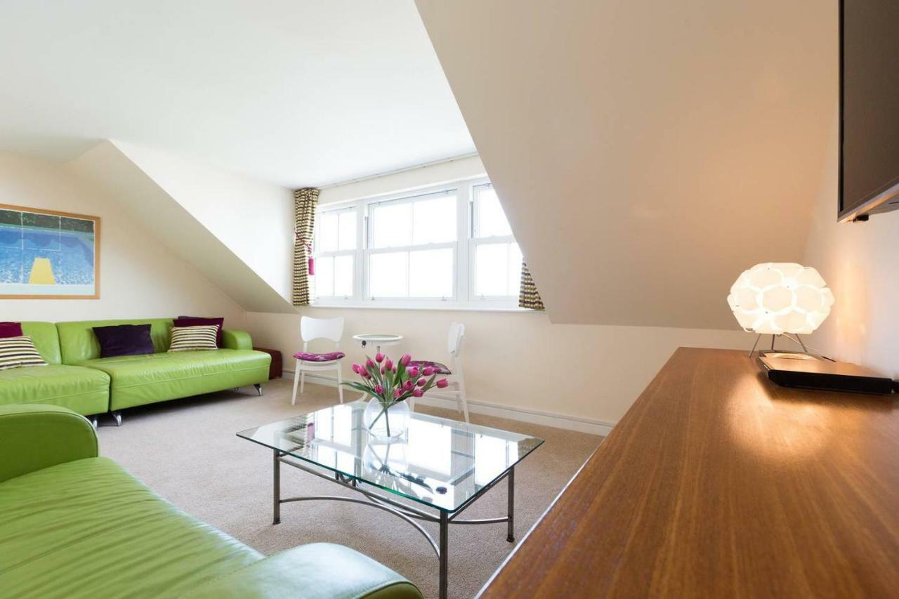 Spetchley House * Tenby
