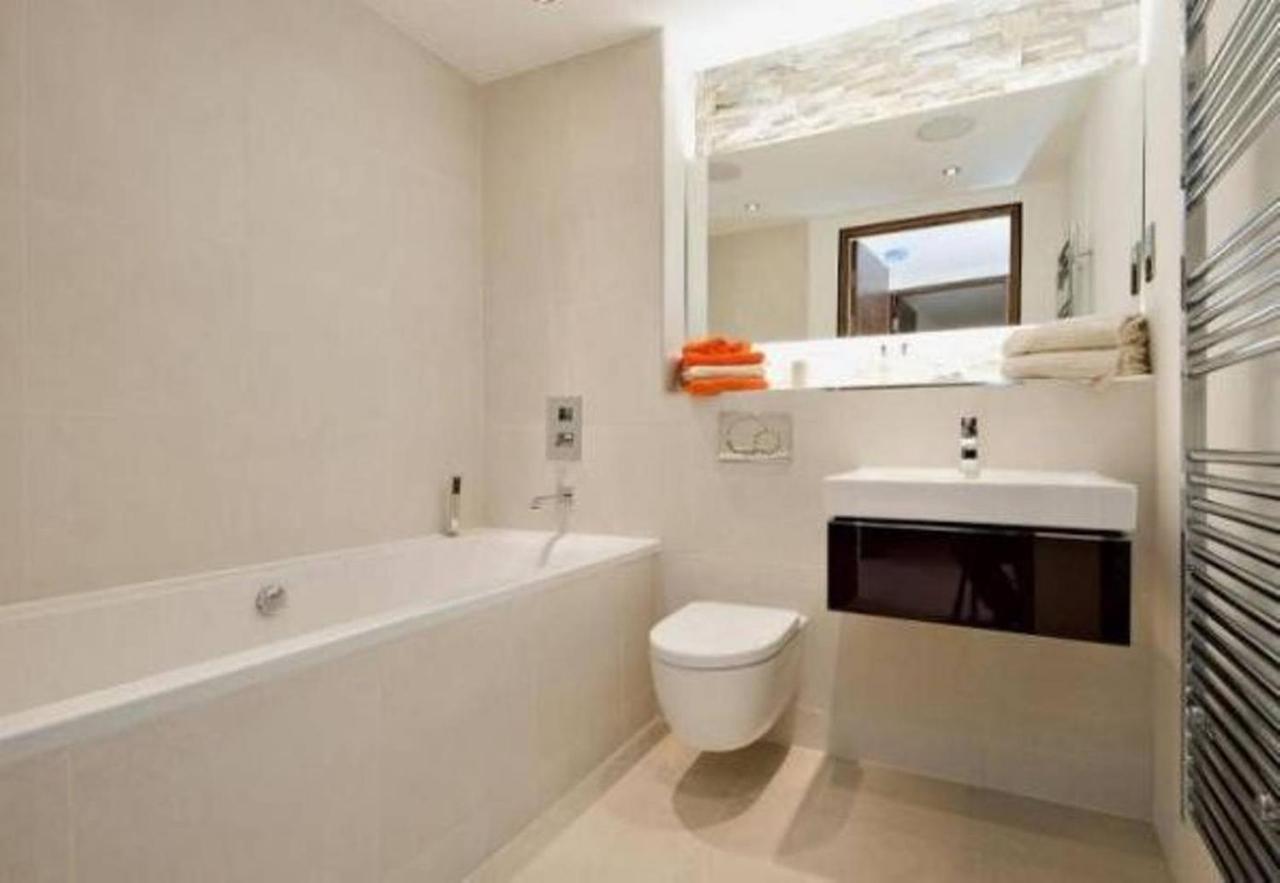 Apartment Eight Water's Edge
