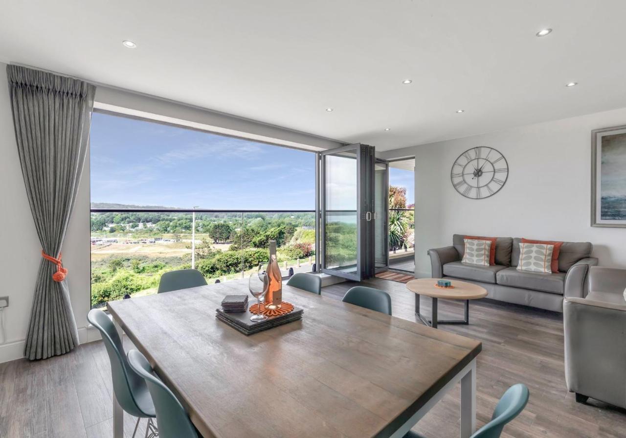 7 Waterstone House - Luxury Overlooking South Beach, * Tenby