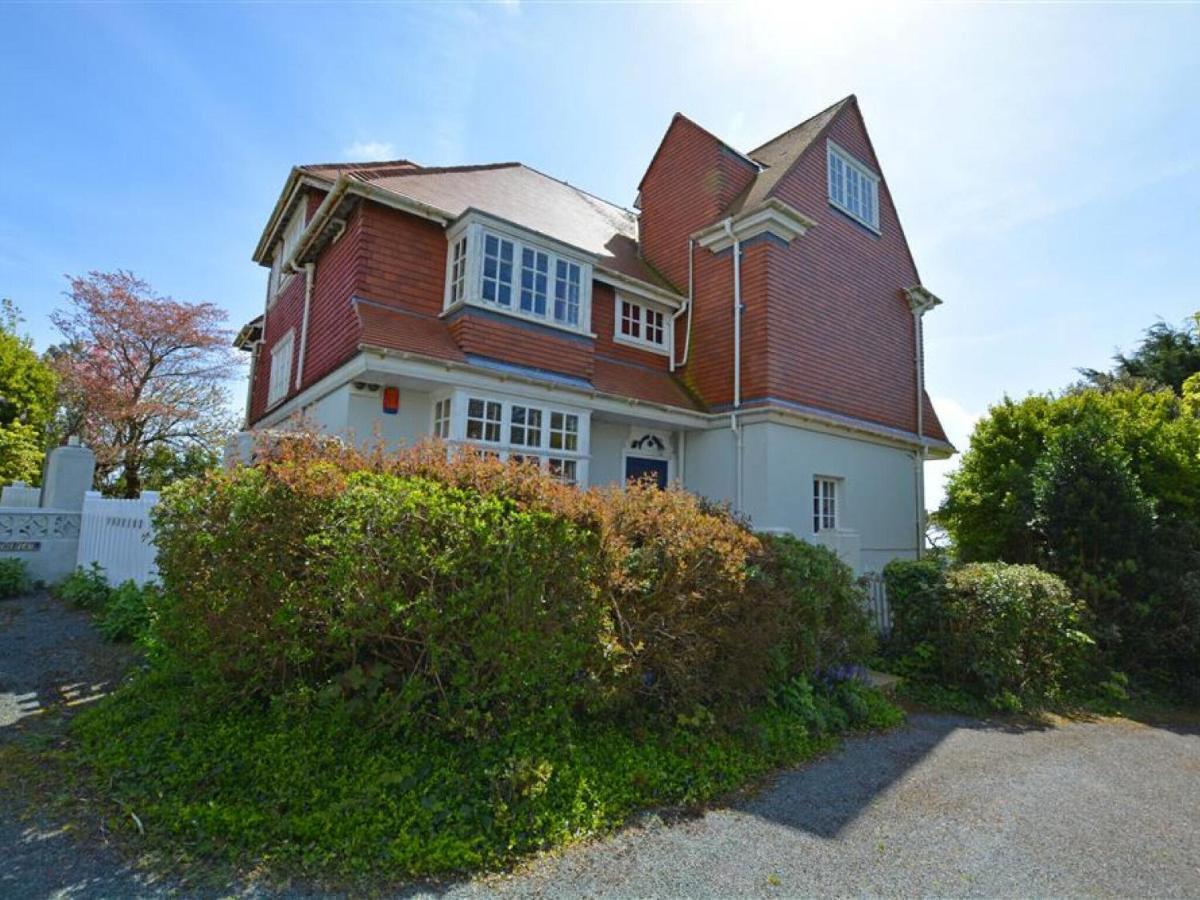 Modern In With Swimming Pool