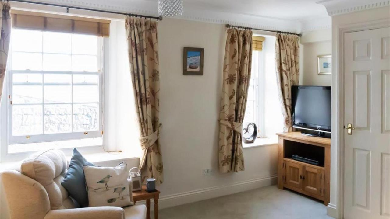 Belle Vue House * Tenby