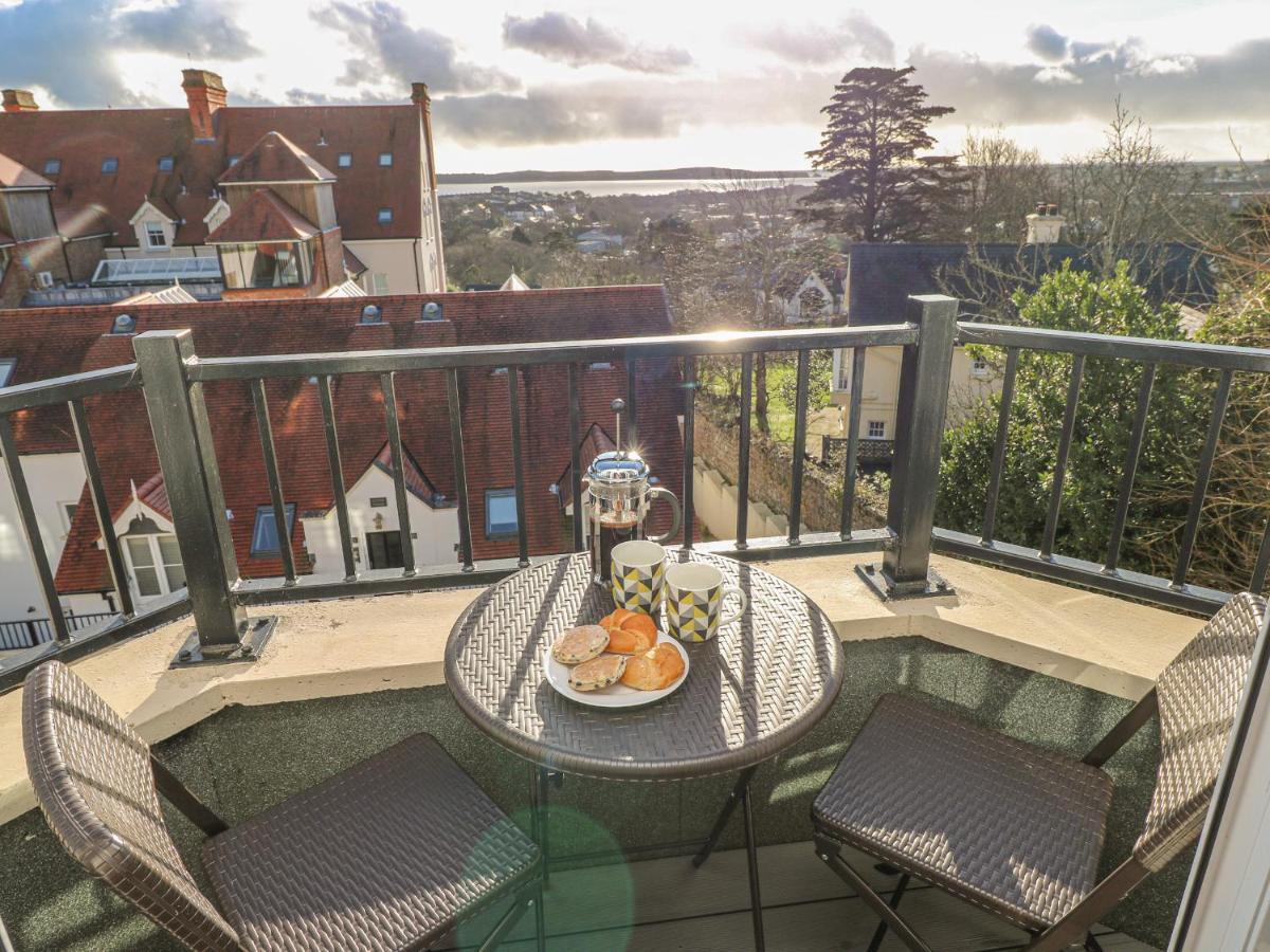 Cambrie Apartment Tenby