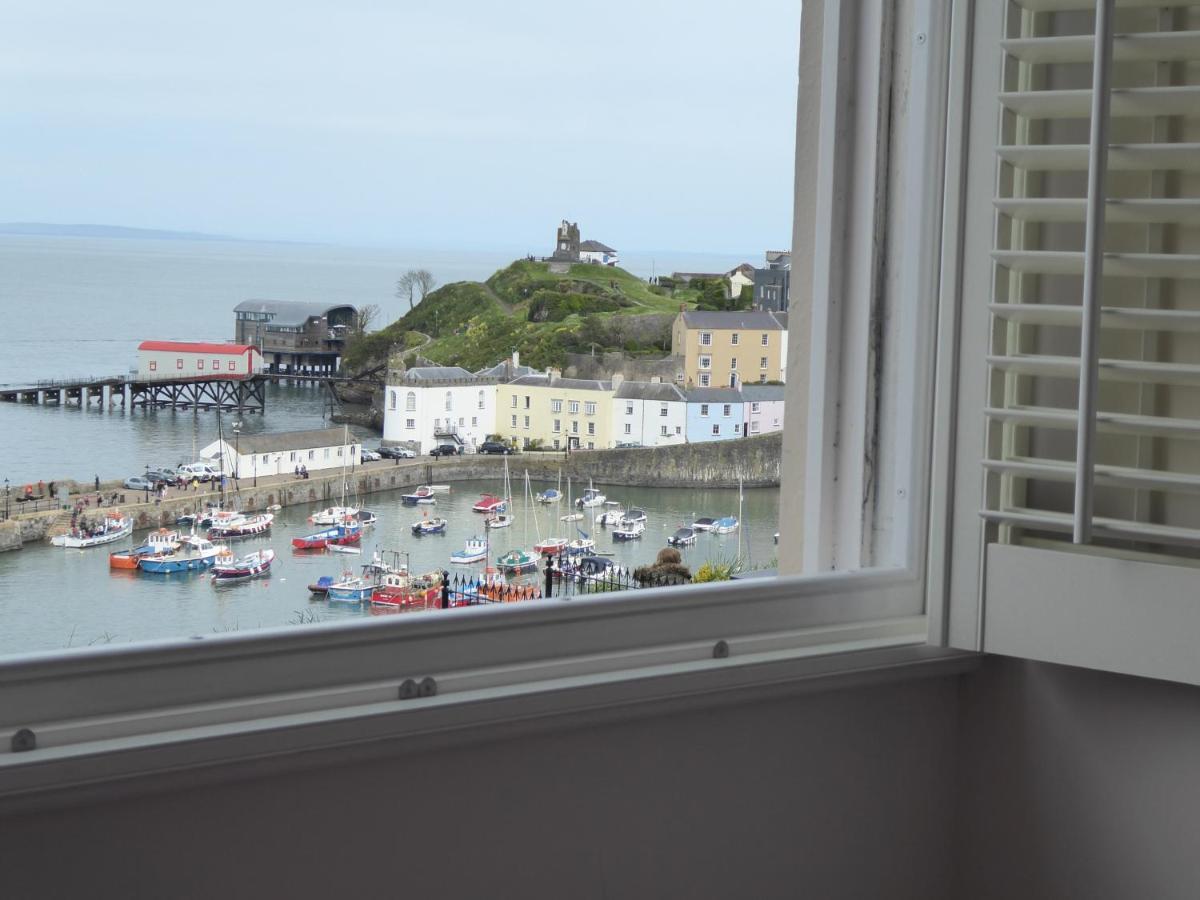 1 Beachtop Court Tenby