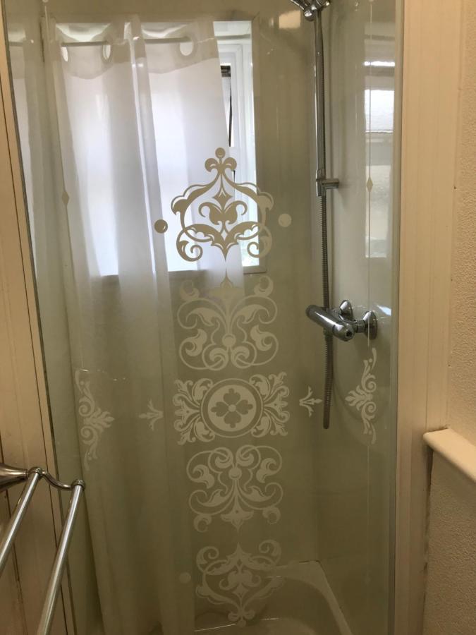 Ivy Bank 4* Tenby