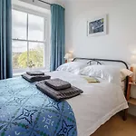 3 Bed In Tenby Fb199