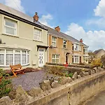3 Bed In Tenby Fb063