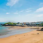 3 Bed In Tenby Fb063