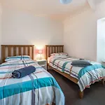 3 Bed In Tenby 86574