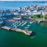 No 4 Croft House - Luxury 2 Bed Apartment - Tenby