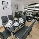 34 Croft Court