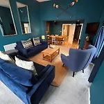Central Tenby Private Pad - View Of High Street