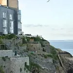 High House Sleeping 10