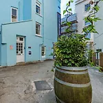 3 Bed In Tenby 95027