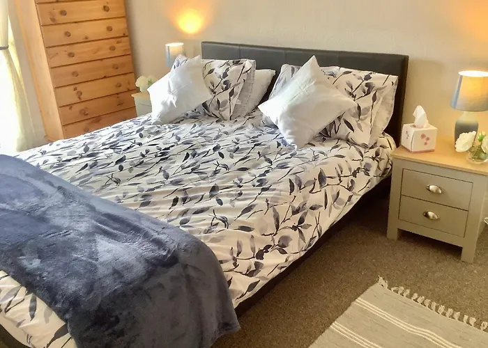 Second Floor Apartment Tenby Town Centre