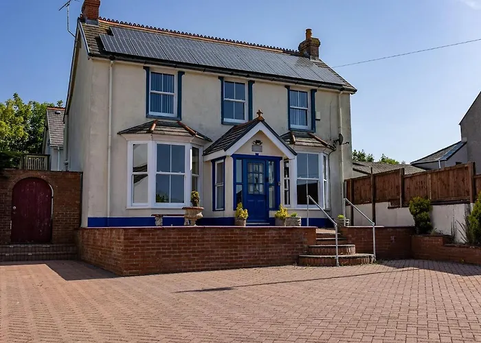 5 Bedroom Holiday Home With Indoor Pool