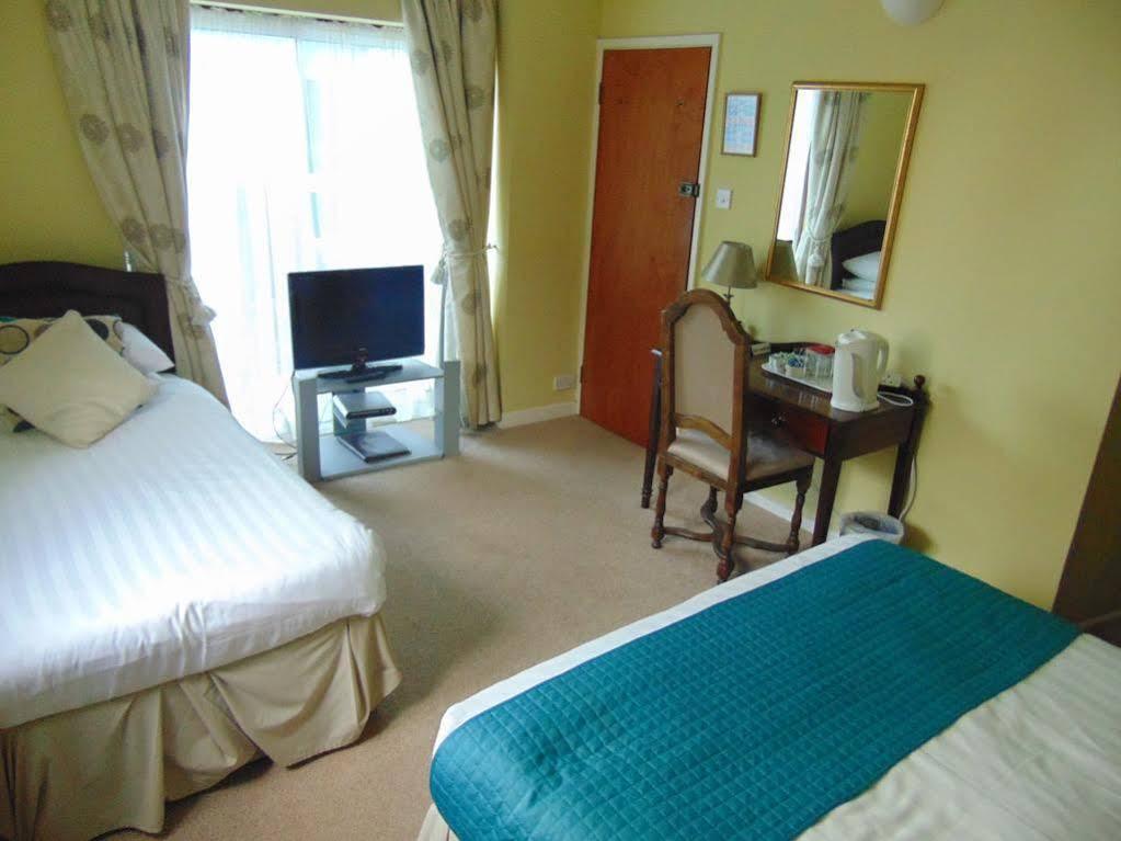 Bed & Breakfast No: 1 The Esplanade Guest Accommodation. Tenby
