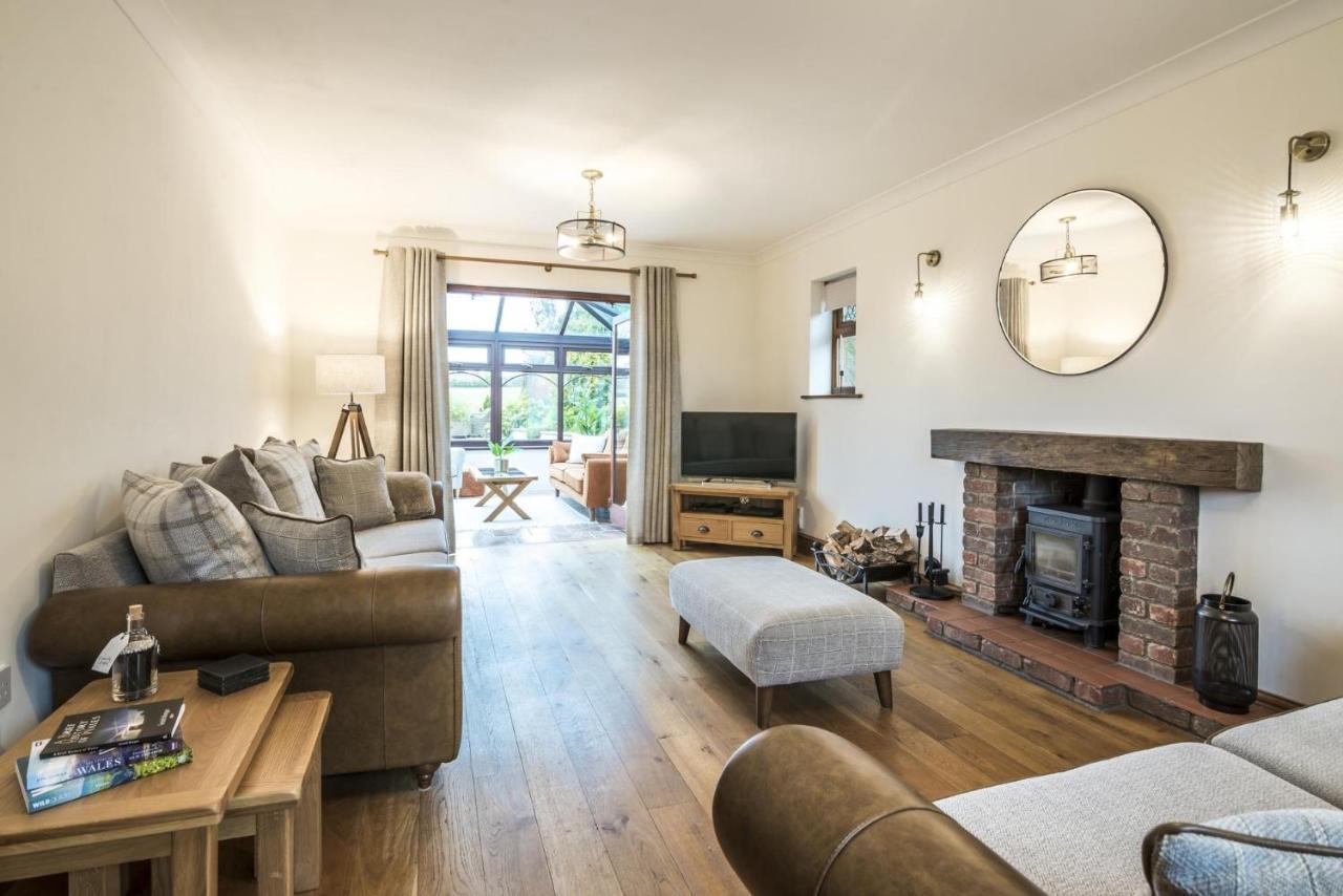 French Fields - 4 Bedroom House - St Florence Holiday home Tenby