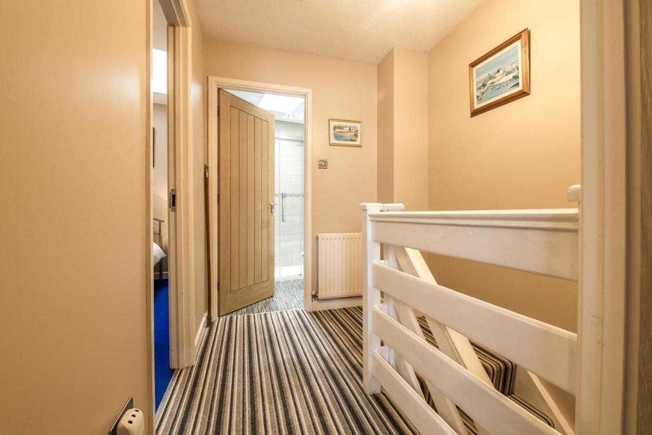 Harry's - 2 Bedroom - Tenby