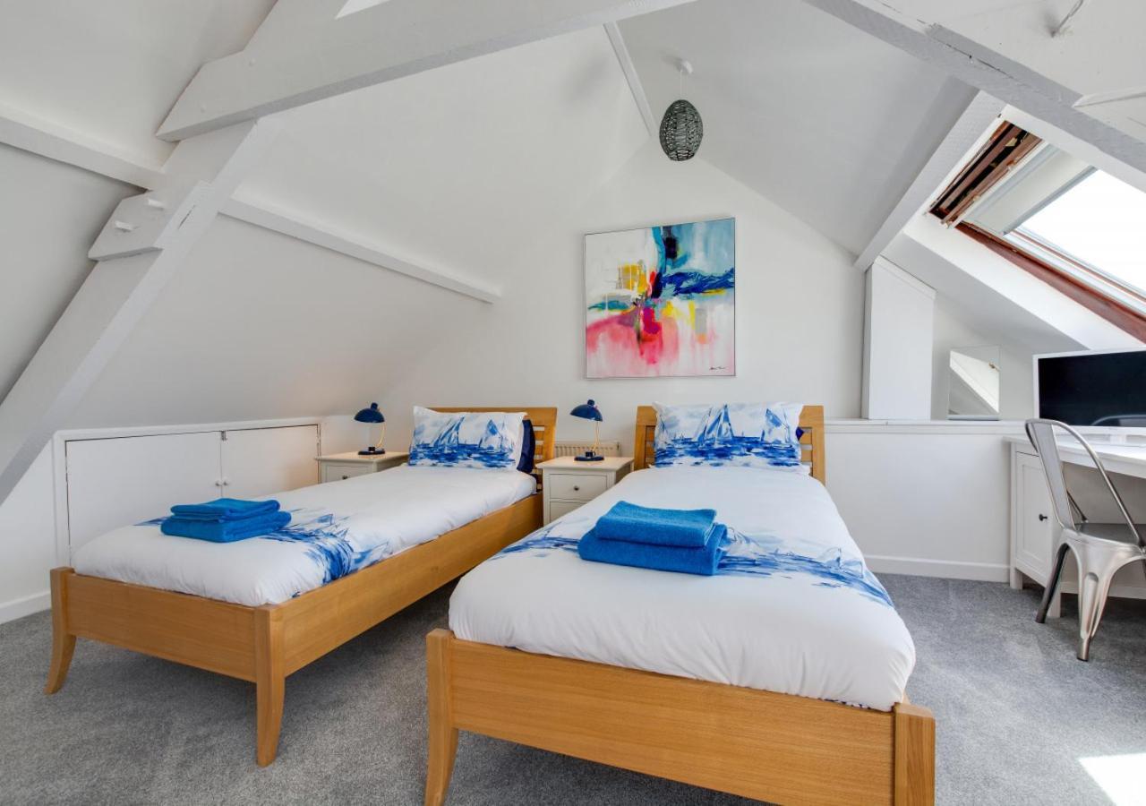 Holiday home South *