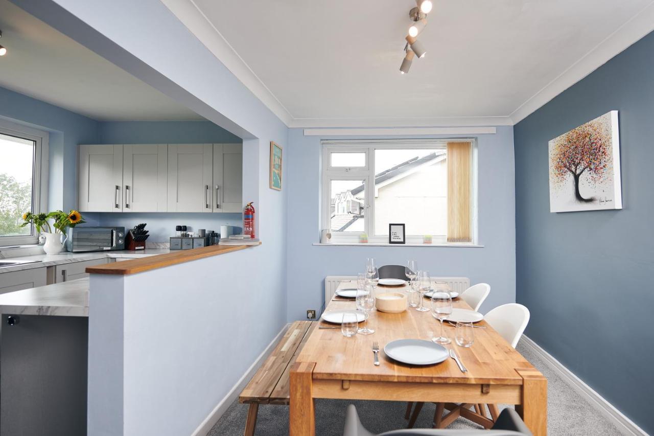 Sea Gem- Beautiful Family With Stunning Sea Views & Garden Tenby