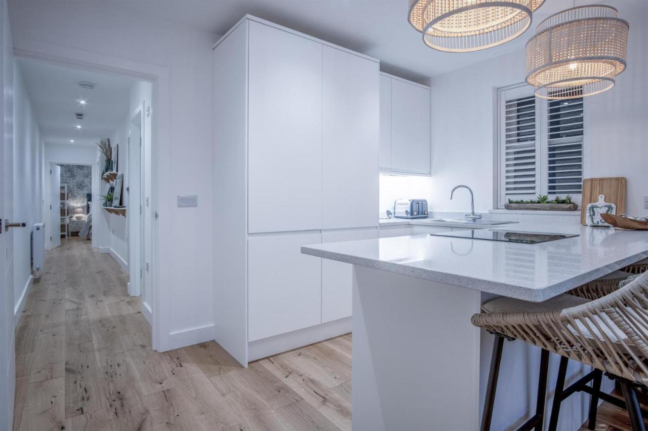 Midnight - 2 Bedroom Apartment - Tenby * Tenby