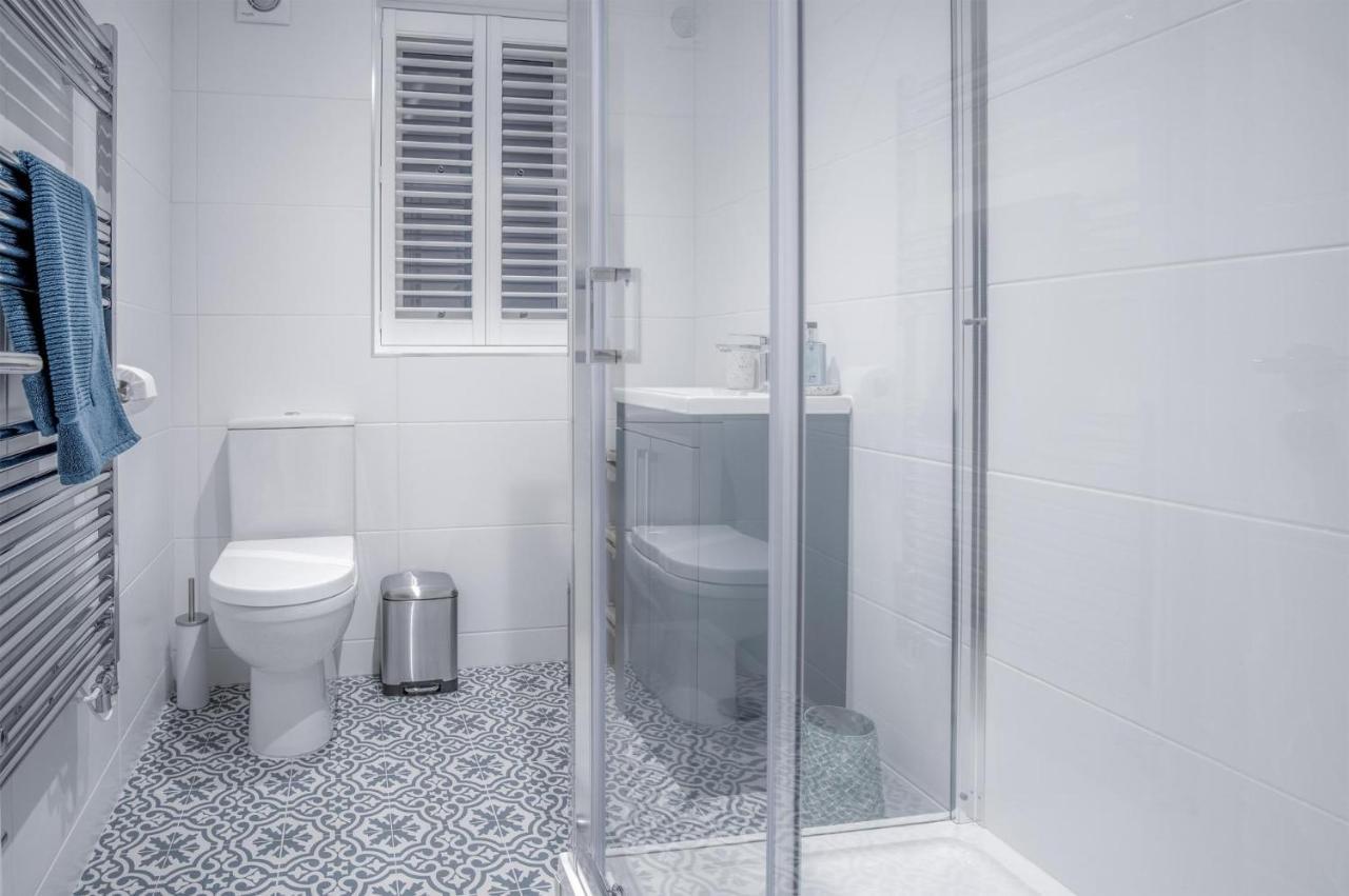 Midnight - 2 Bedroom Apartment - Tenby