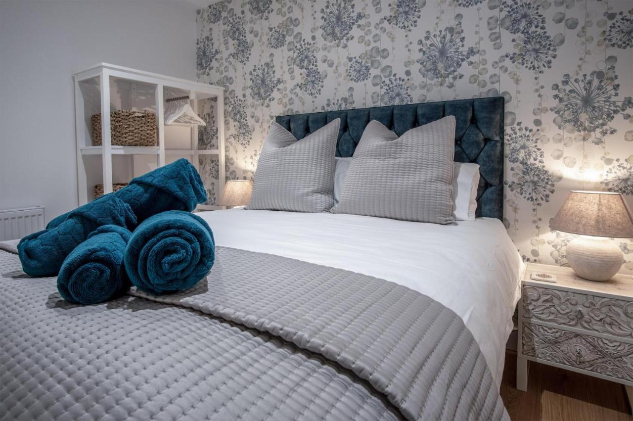 Midnight - 2 Bedroom Apartment - Tenby