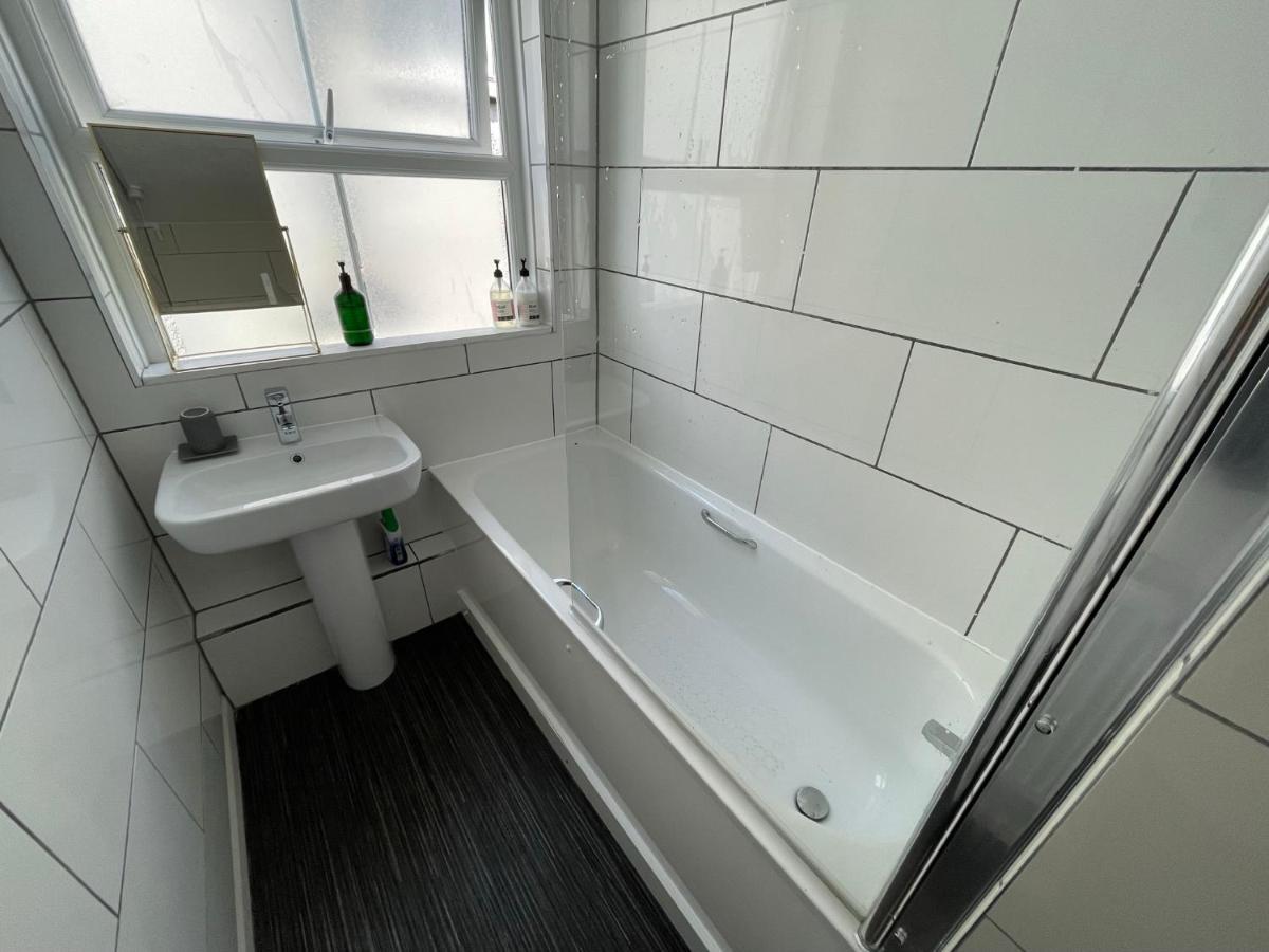 Apartment Private Pad - View Of High Street Tenby