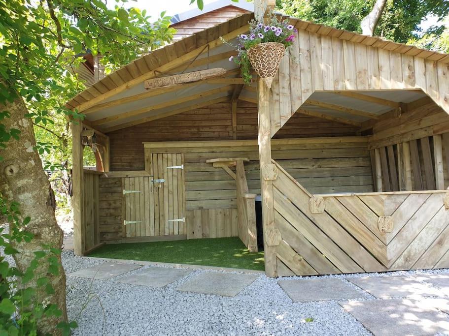 Apartment The Bothy: Retreat With Hot Tub And Projector