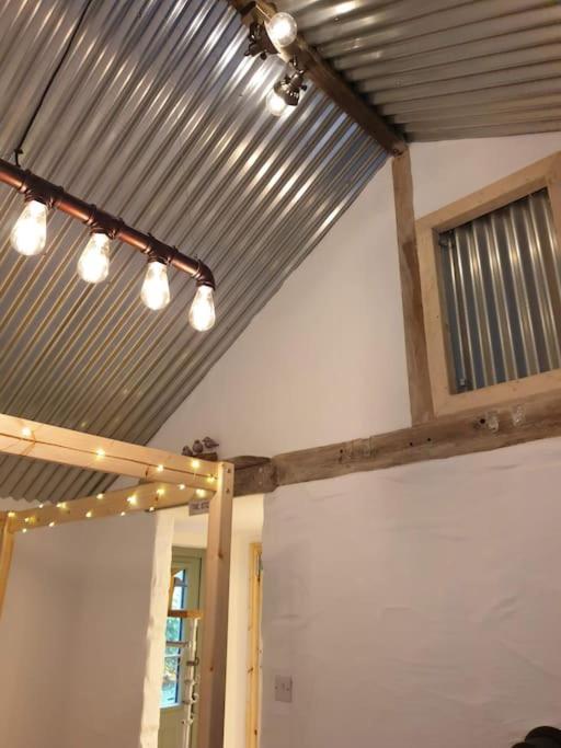 Apartment The Bothy: Retreat With Hot Tub And Projector