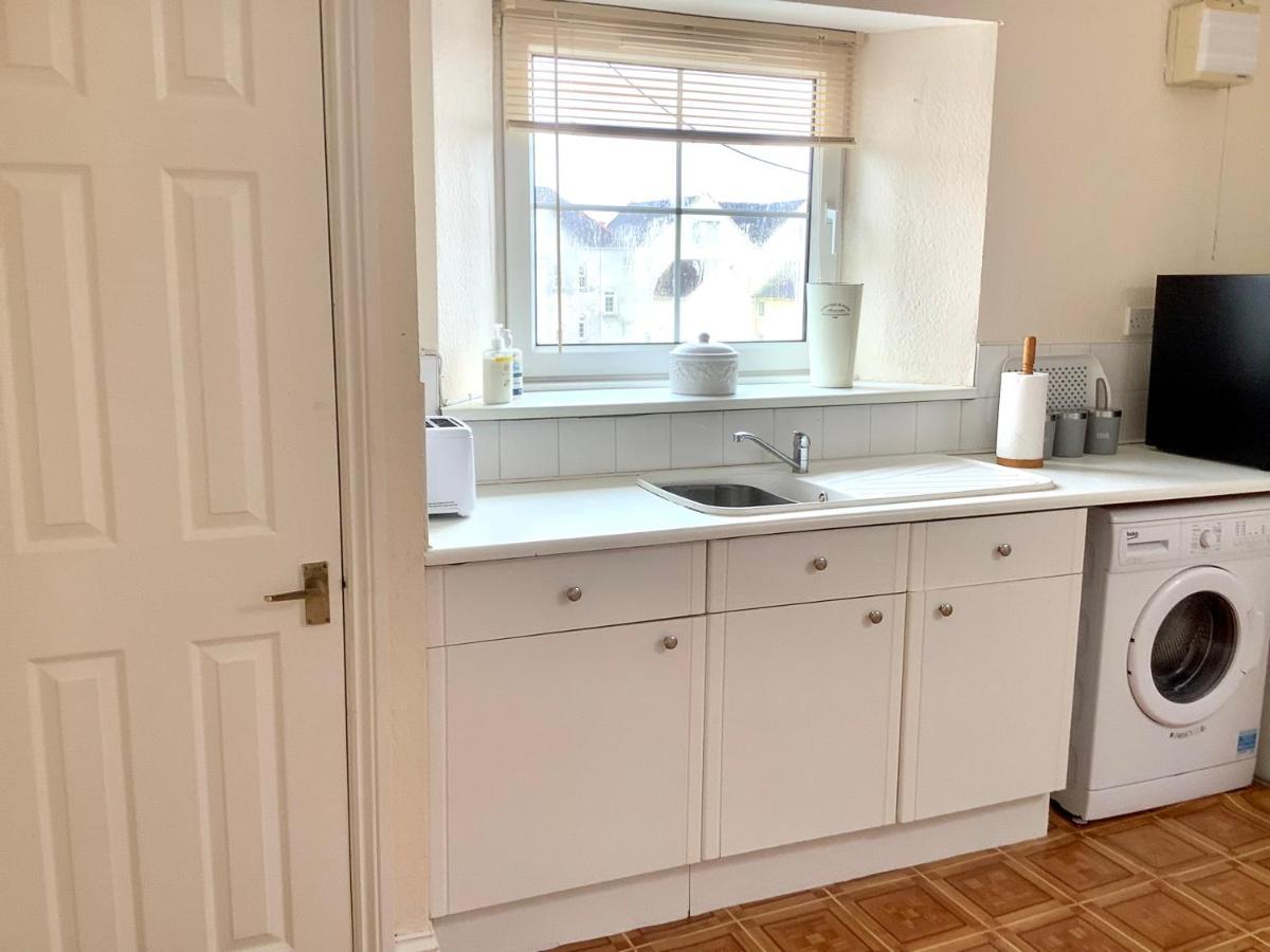 Second Floor Town Centre Apartment Tenby