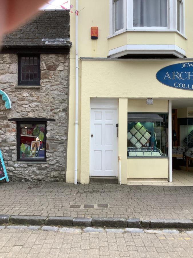 Apartment Second Floor Town Centre Tenby