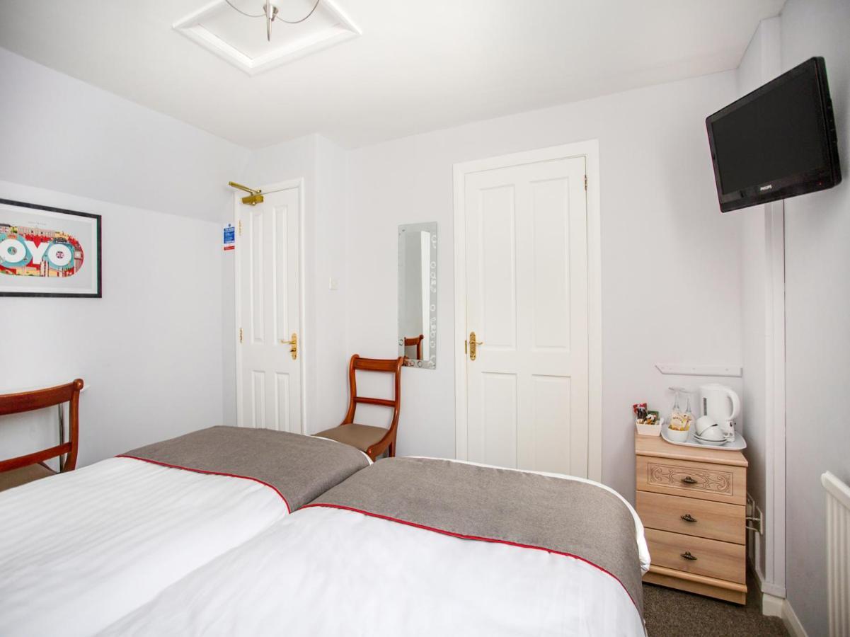 Hotel Oyo Timothy's Tenby