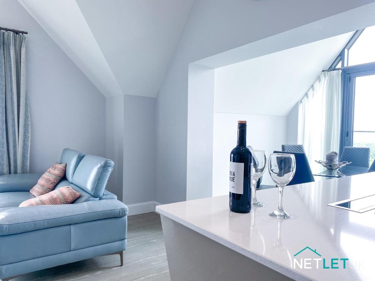 Waterstone House Penthouse Apartment *