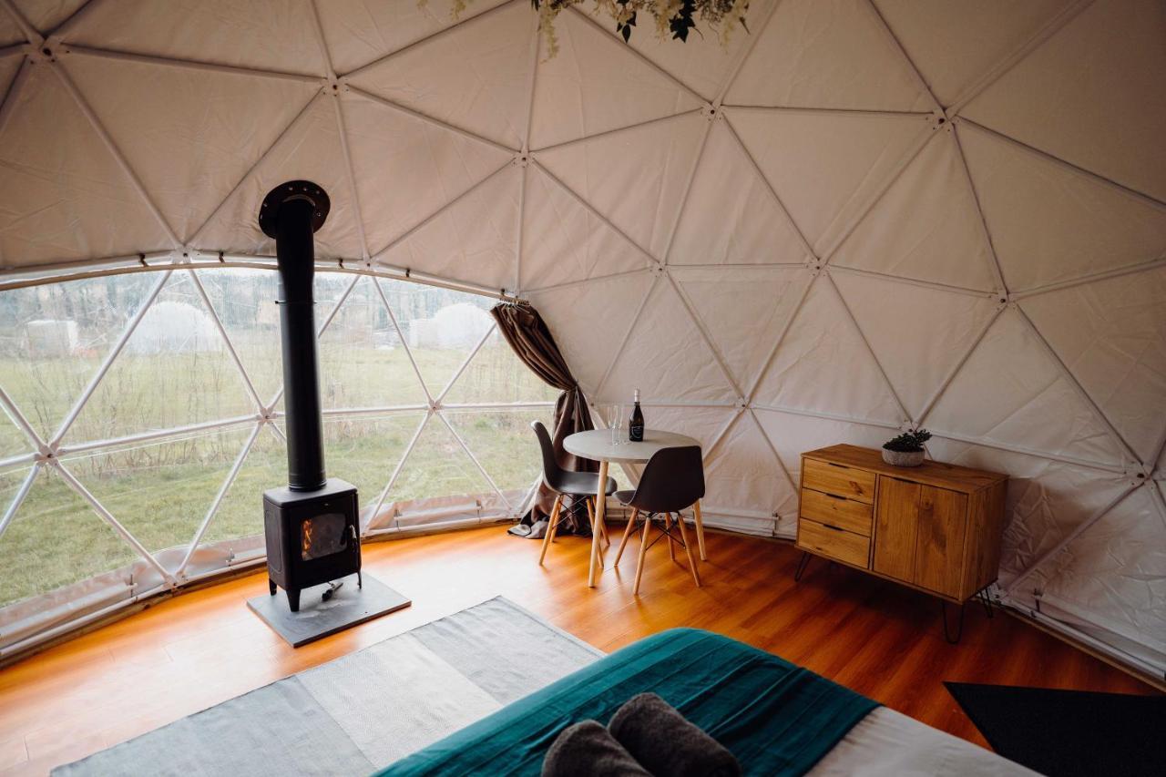 Luxury tent Beavers Retreat Glamping Tenby