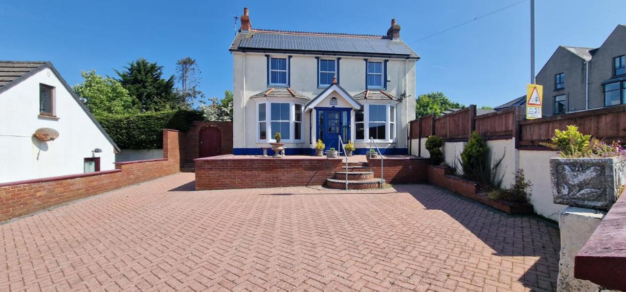 Holiday home 5 Bedroom With Indoor Pool *