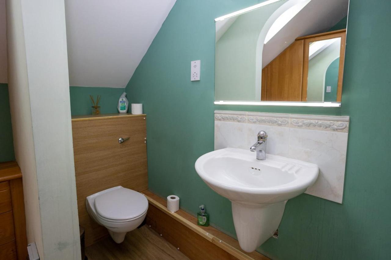 5 Bedroom With Indoor Pool Tenby
