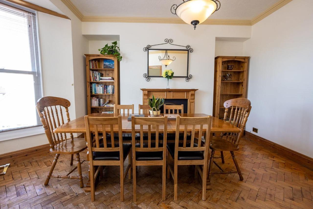 5 Bedroom With Indoor Pool Tenby