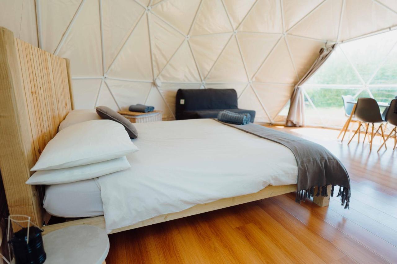 Luxury tent Beavers Retreat Glamping Tenby