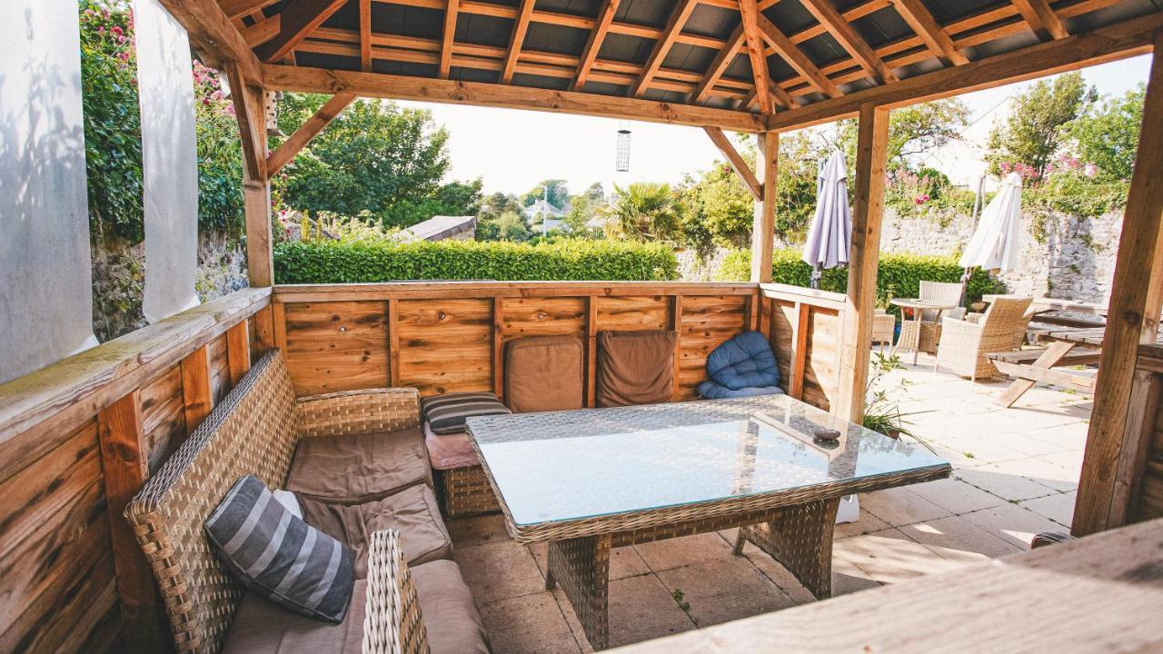 House - Caldey Island Bed & Breakfast Manorbier
