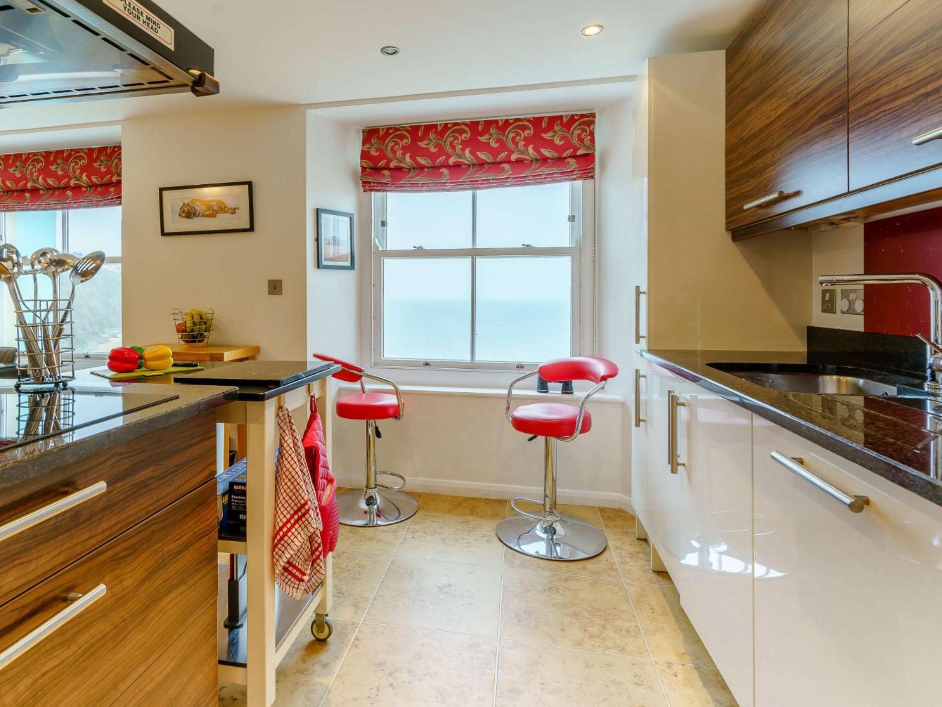 3 Bed In Fb273
