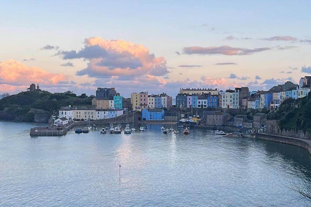 2 Bedroom Seaview Apartment Tenby