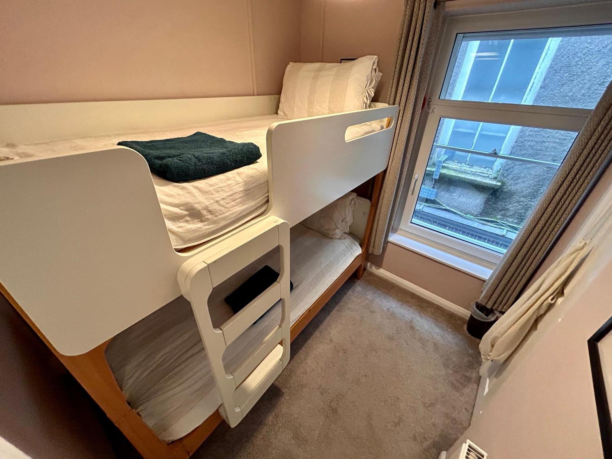 Private Pad - View Of High Street Apartment