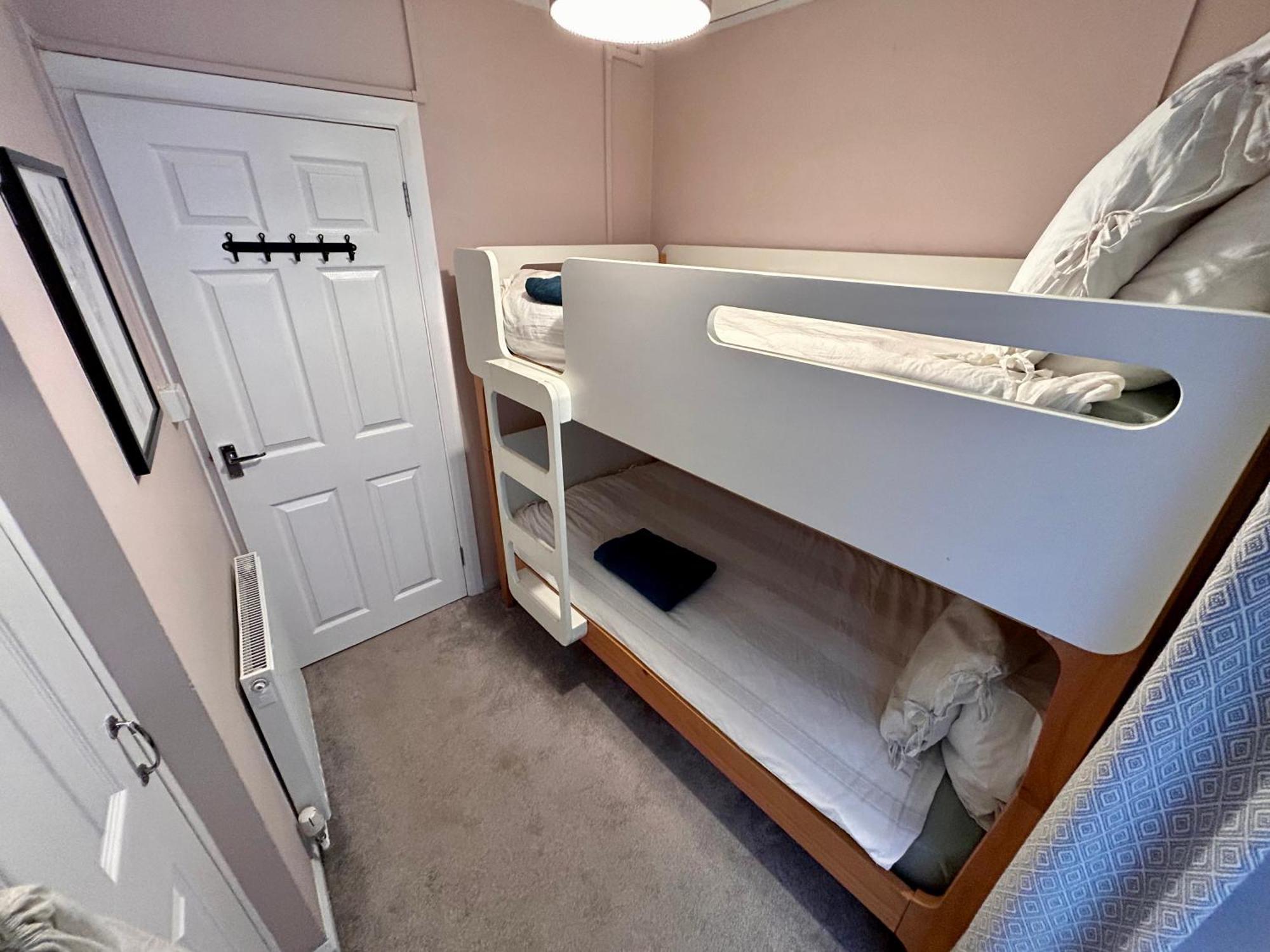 Private Pad - View Of High Street Tenby