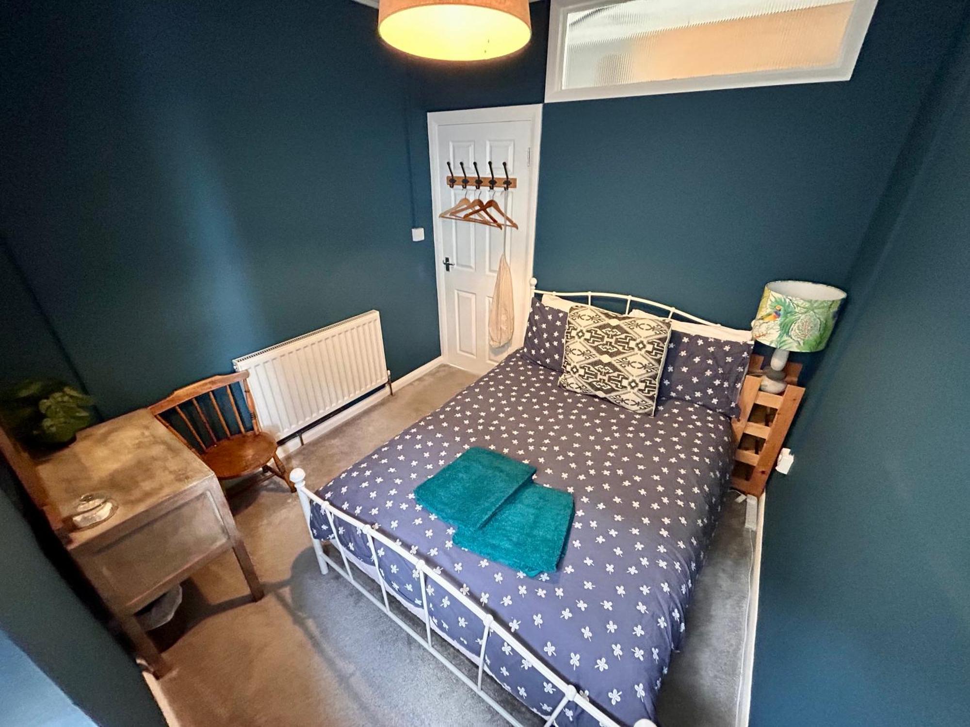 Apartment Private Pad - View Of High Street *