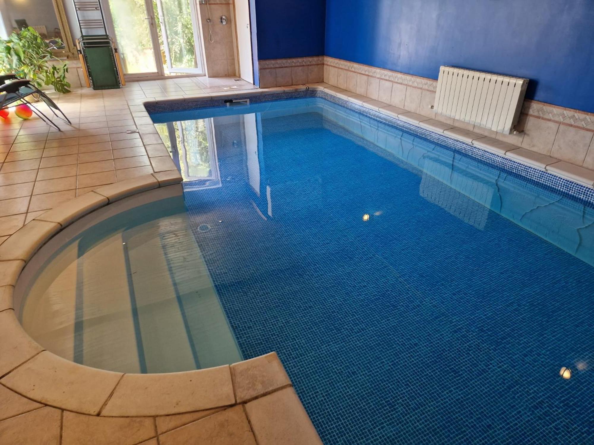 5 Bedroom With Indoor Pool Tenby