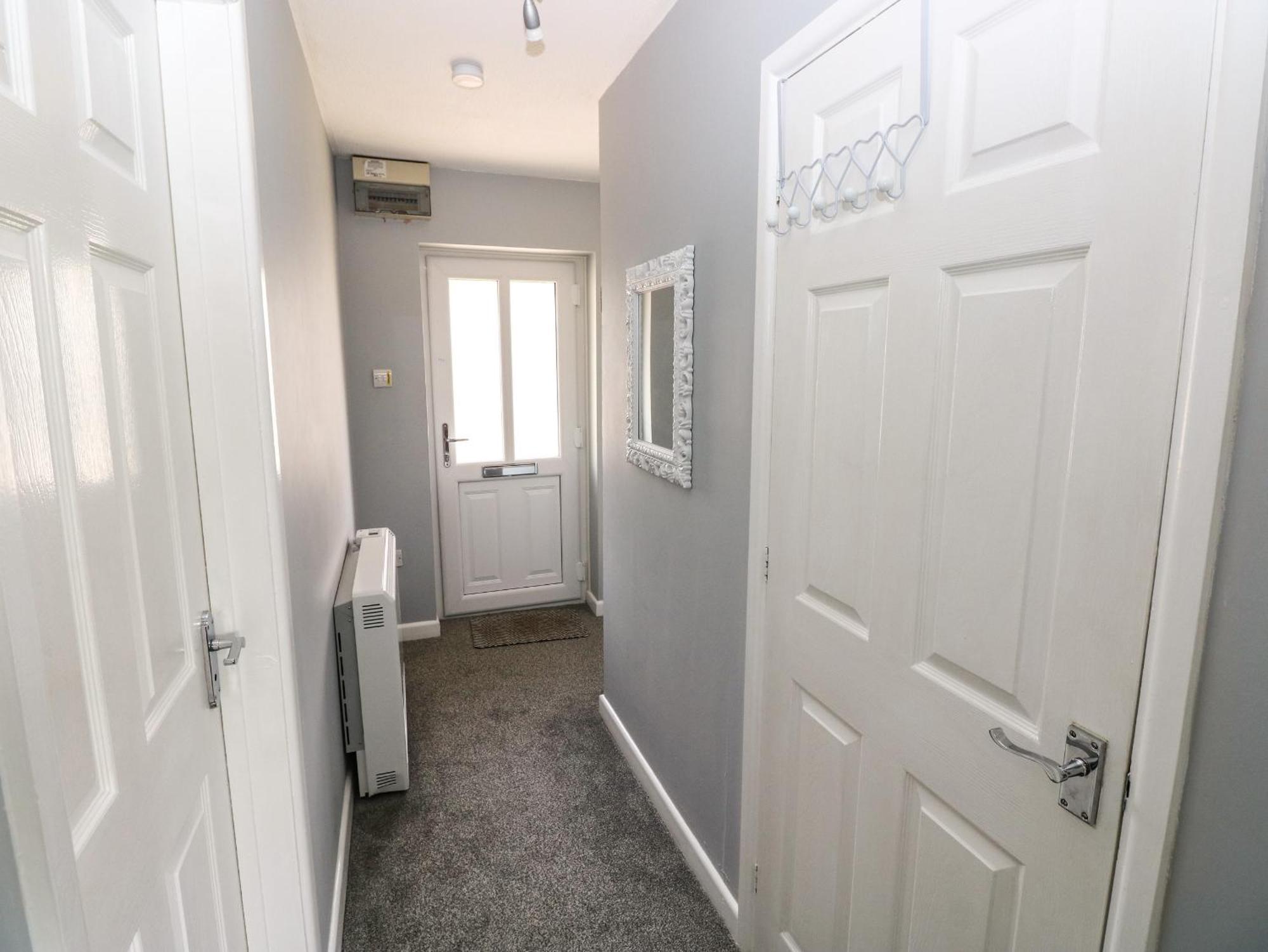 Clicketts Court Apartment *