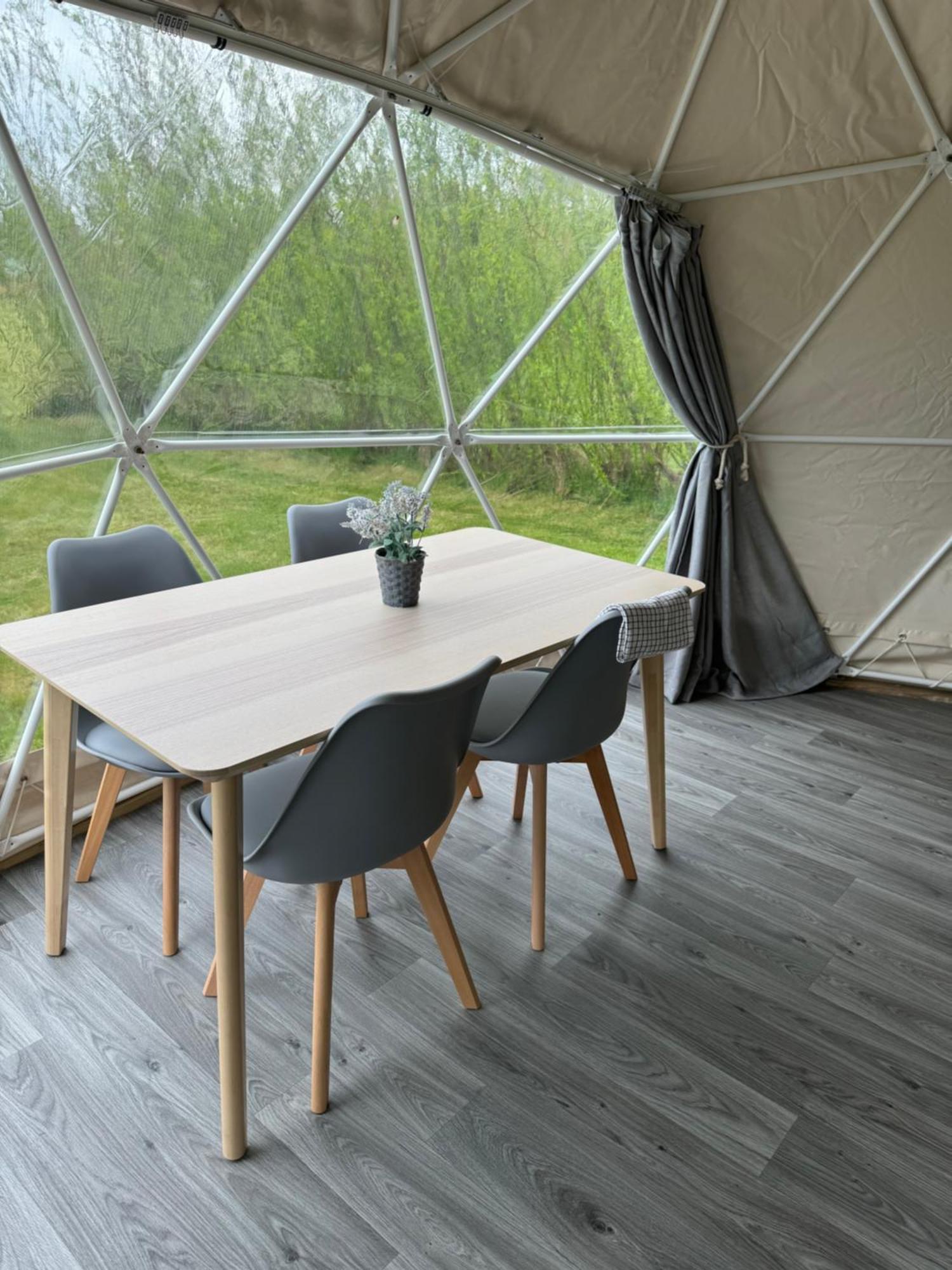 Luxury tent Beavers Retreat Glamping